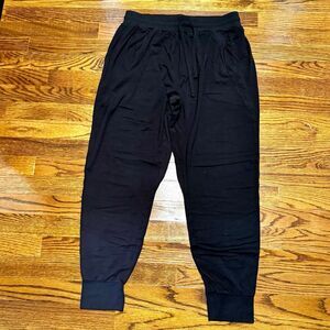Tommy John black Sweatpants/Joggers. Medium.